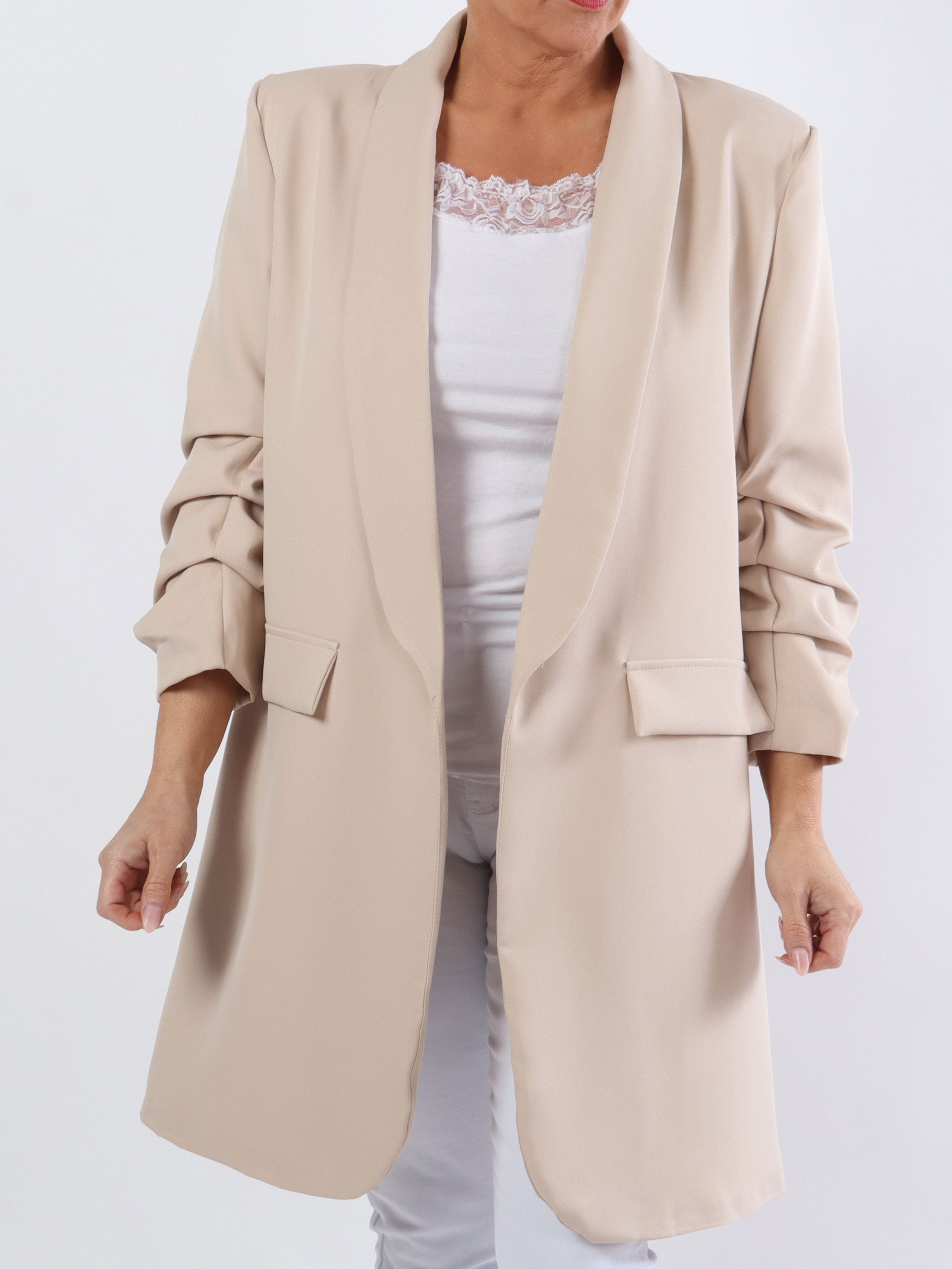 Mila Long - Snygg blazer med veck på ärmen